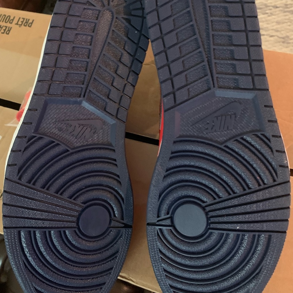 NIKE SNEAKERS